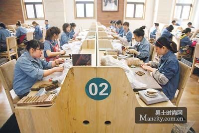 一支优质雪茄需要上百道工序 一支优质雪茄需要上百道工序
