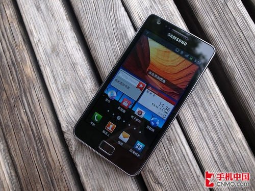 三星I9100正面图片