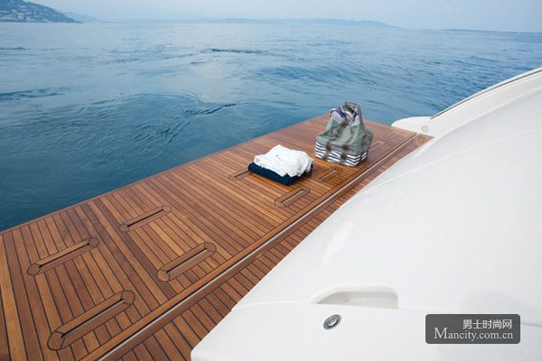 Azimut 64ƽ
