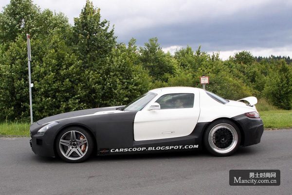  SLS AMG Black Series ¼