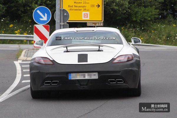  SLS AMG Black Series ¼