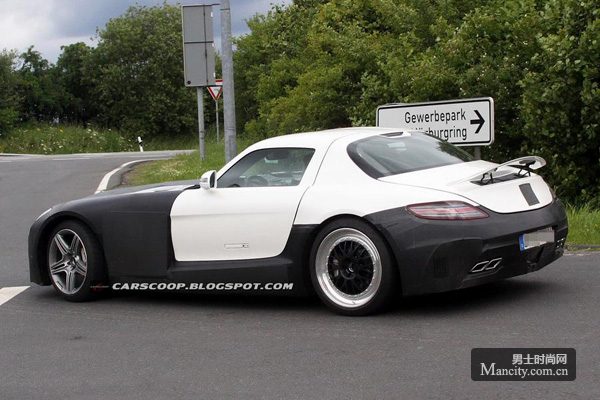  SLS AMG Black Series ¼