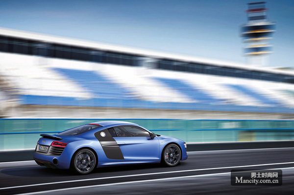 Audiµϣʽ2013СĿR8 ܳ