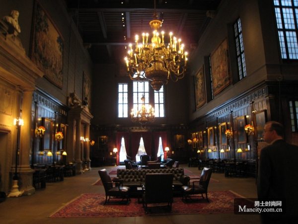 The corner of Metropolitan Club˽˻