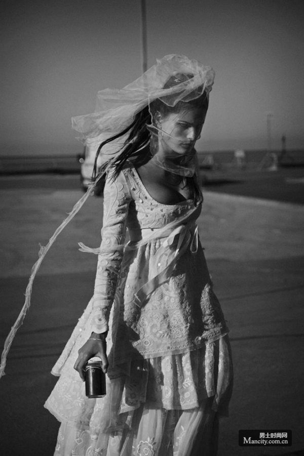 ģIsabeli Fontana4־Ƭ